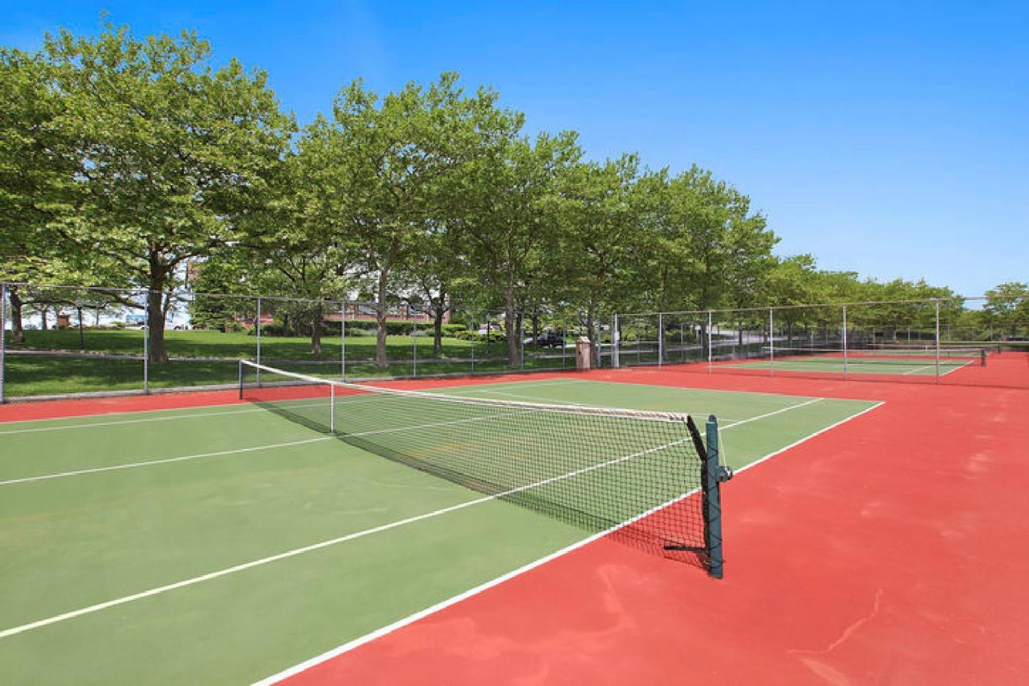 Hotel Montauk Manor Zewnętrze zdjęcie Tennis courts at the club