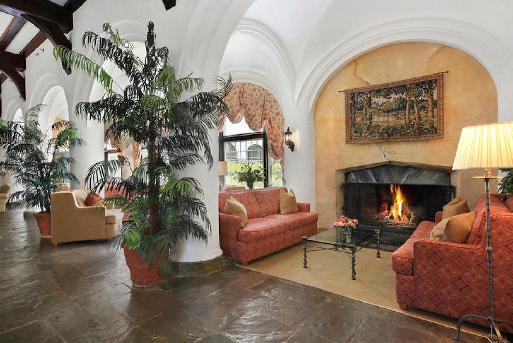 Hotel Montauk Manor Zewnętrze zdjęcie The lobby at the Hotel del Luna